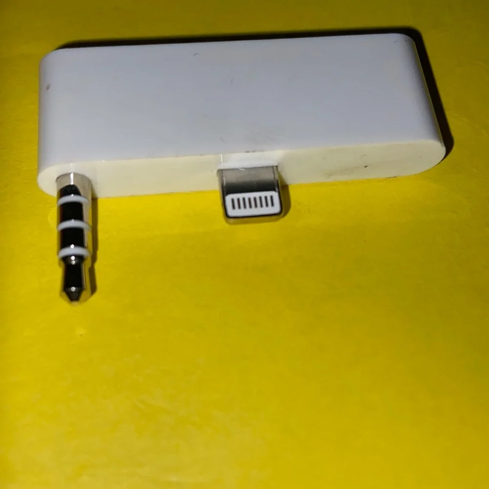 Lightning to 30-Pin 3.5mm Audio Dock Adapte